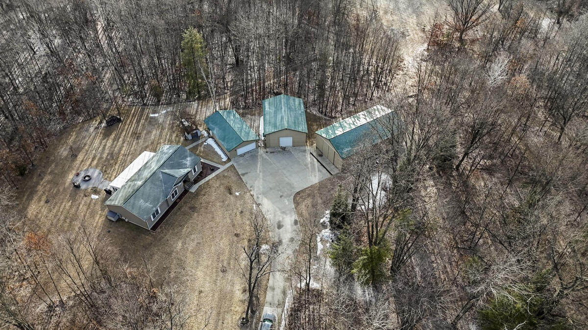 5717 Maple Ridge Road, Sterling, MI, 48659-9210