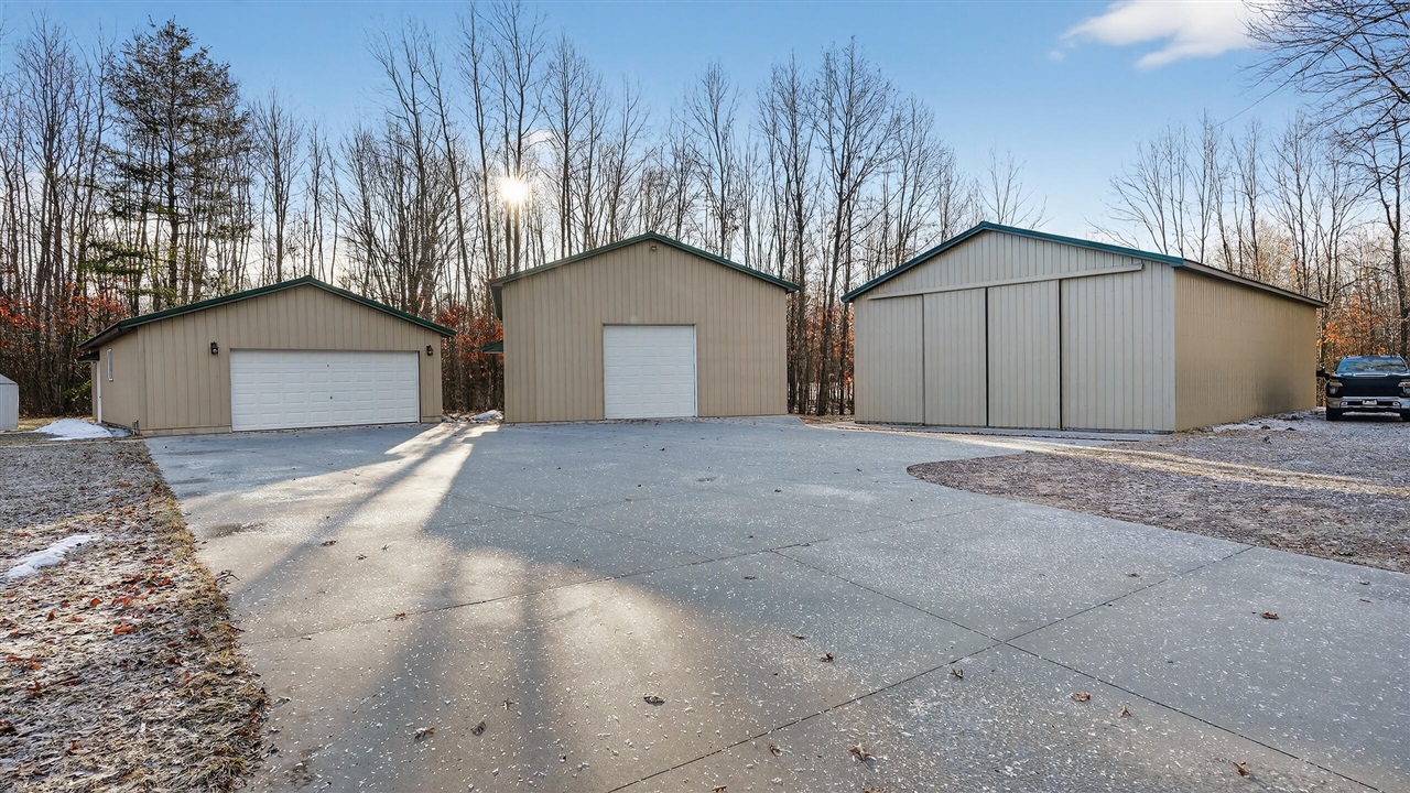 5717 Maple Ridge Road, Sterling, MI, 48659-9210