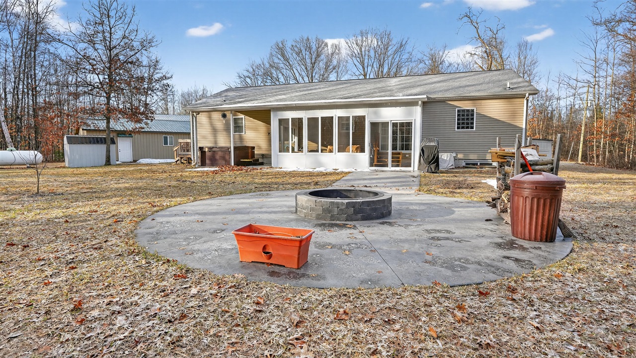 5717 Maple Ridge Road, Sterling, MI, 48659-9210