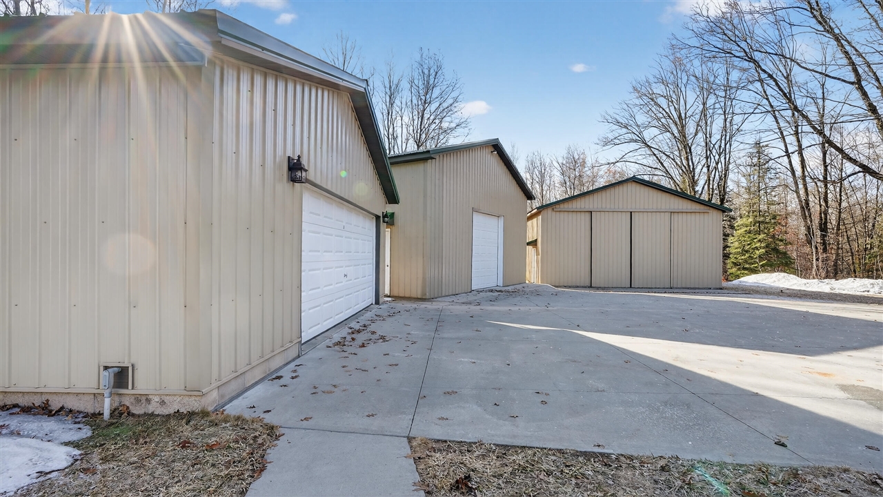 5717 Maple Ridge Road, Sterling, MI, 48659-9210