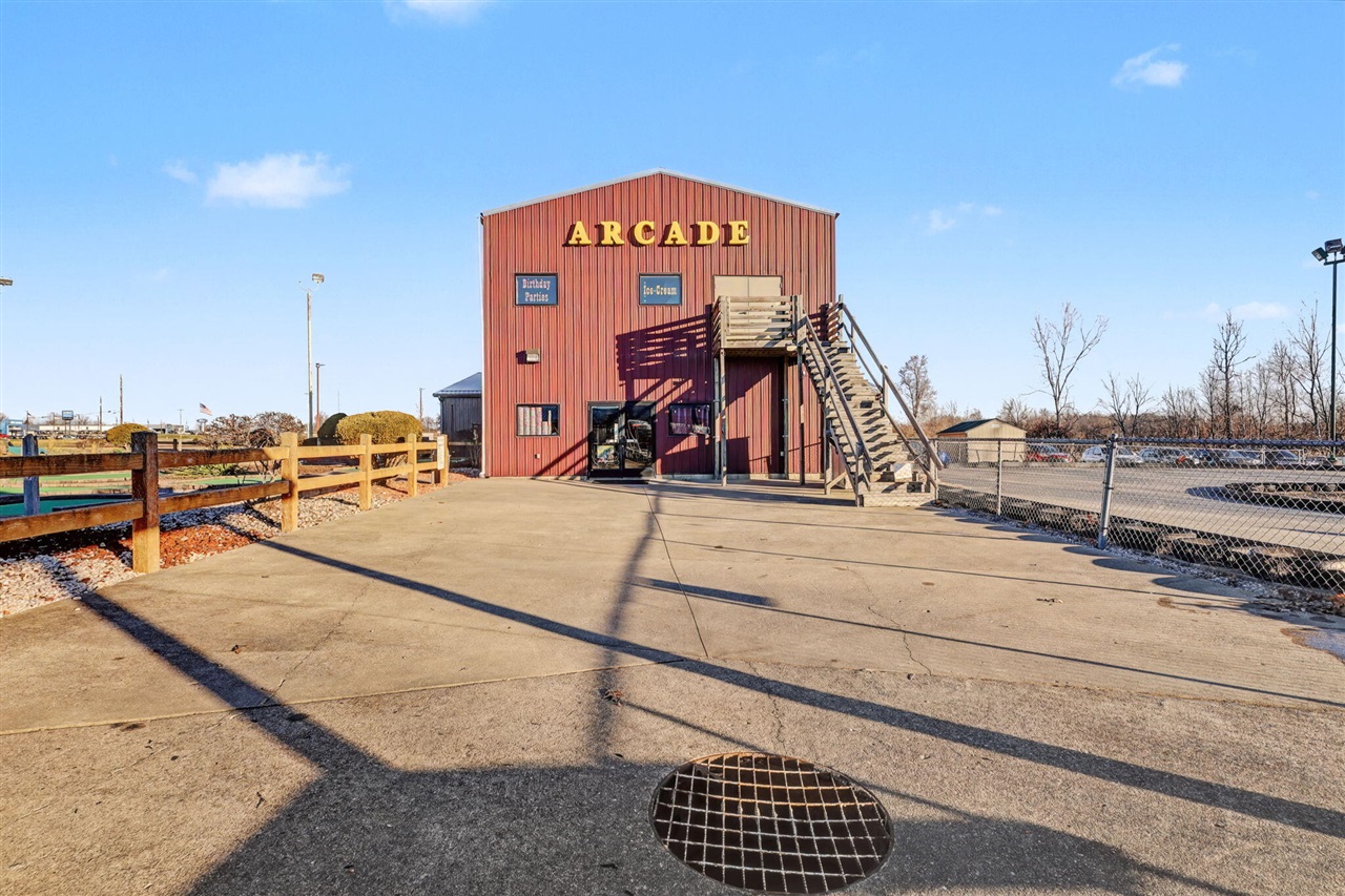 3883 W Carleton Road, Hillsdale, MI, 49242-5051