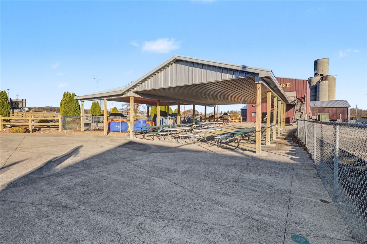 3883 W Carleton Road, Hillsdale, MI, 49242-5051