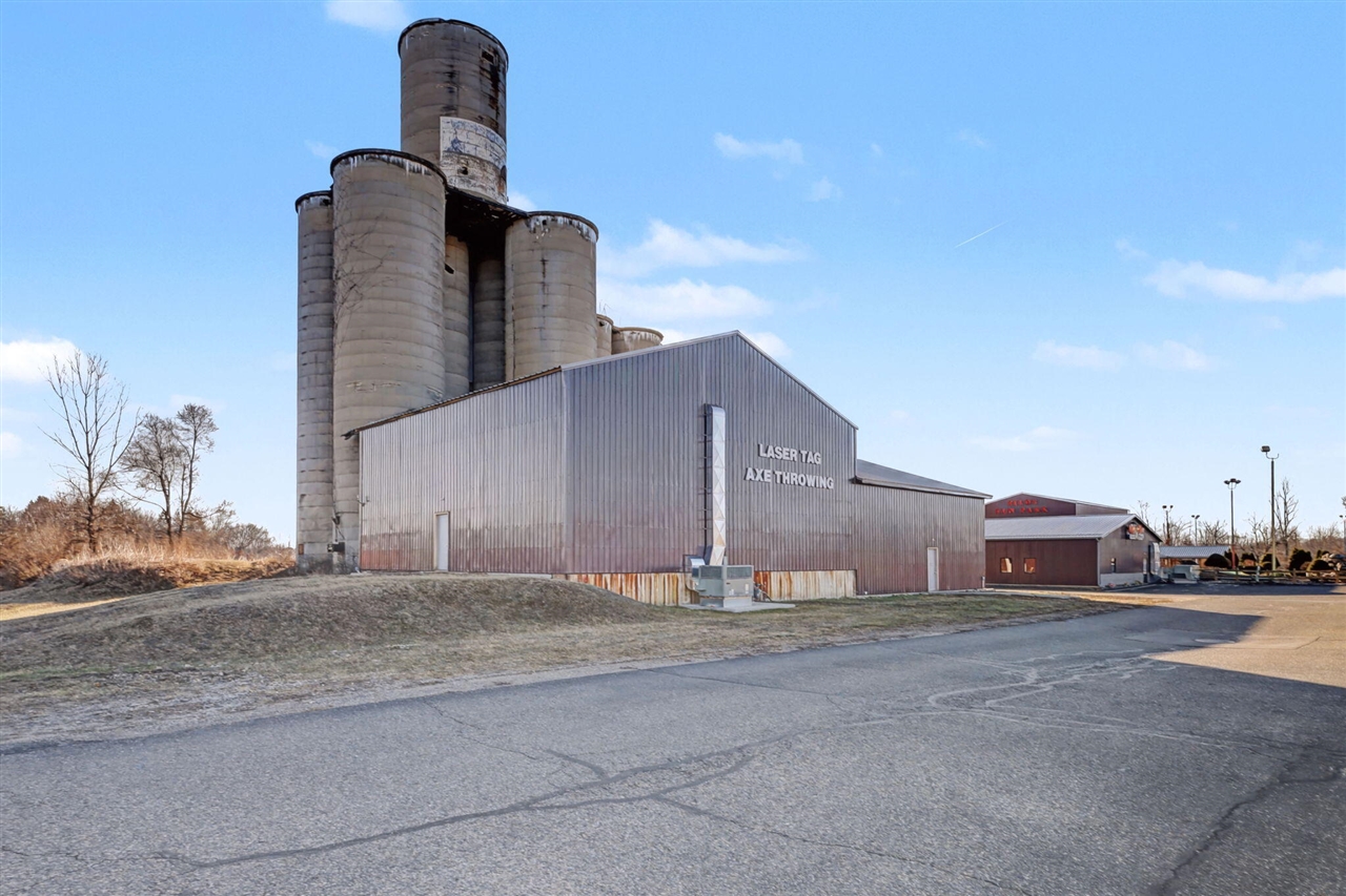 3883 W Carleton Road, Hillsdale, MI, 49242-5051