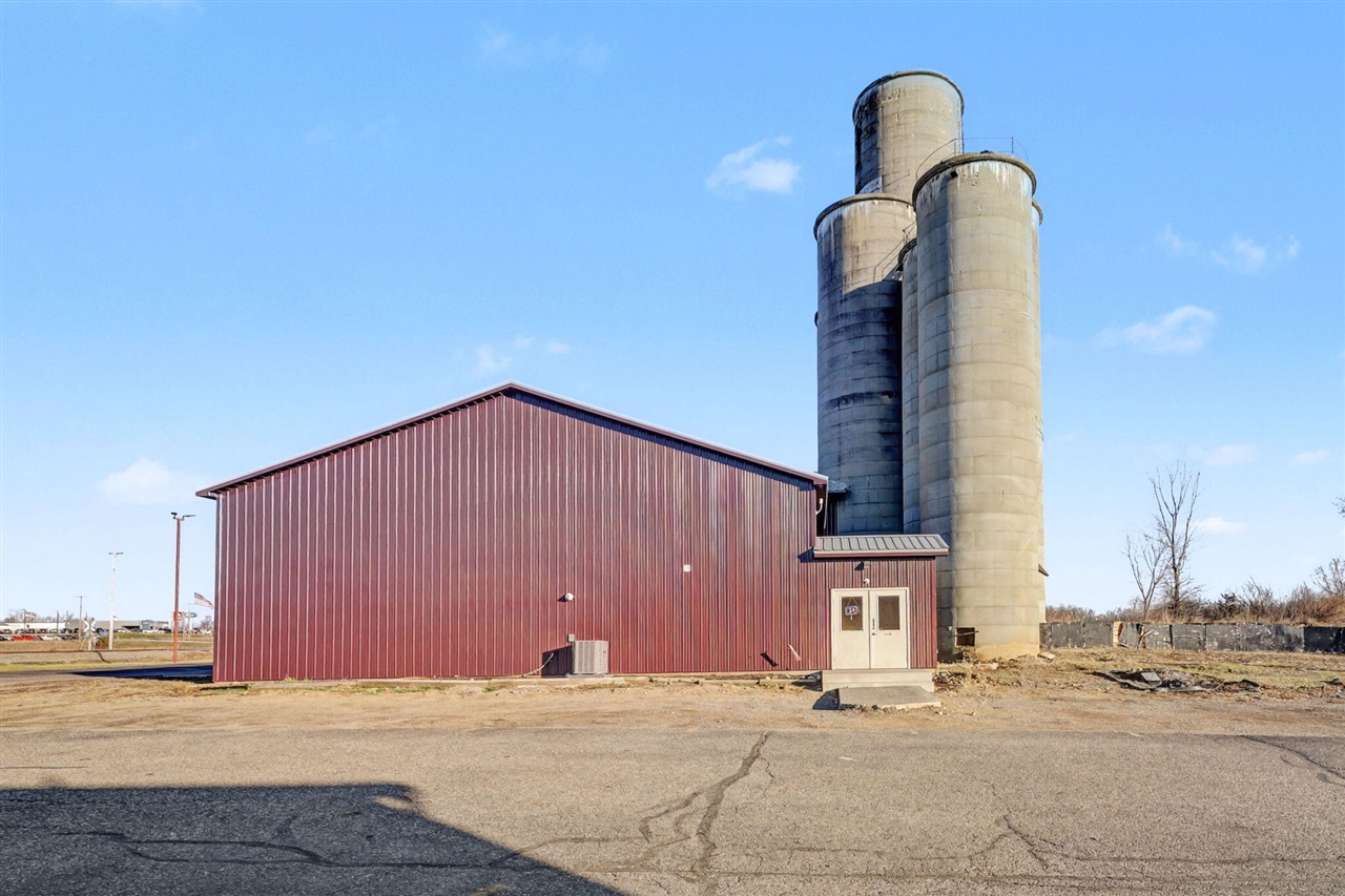 3883 W Carleton Road, Hillsdale, MI, 49242-5051