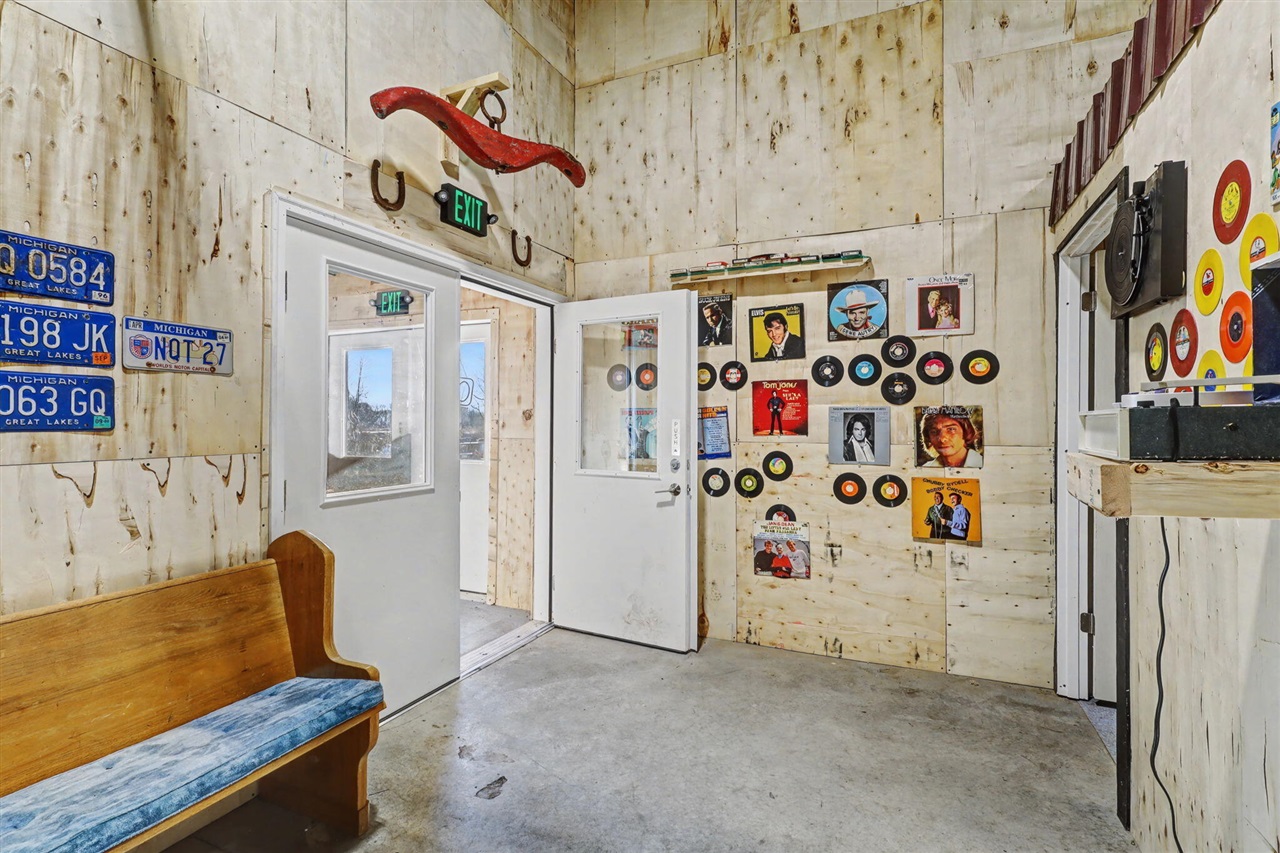 3883 W Carleton Road, Hillsdale, MI, 49242-5051