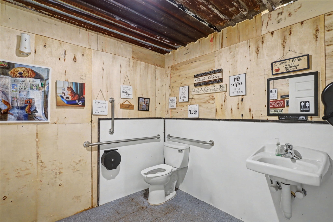 3883 W Carleton Road, Hillsdale, MI, 49242-5051