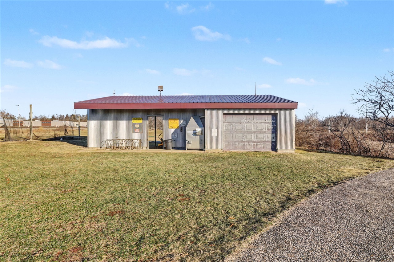 3883 W Carleton Road, Hillsdale, MI, 49242-5051