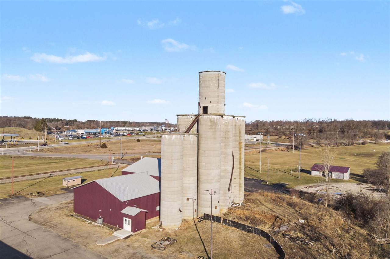 3883 W Carleton Road, Hillsdale, MI, 49242-5051