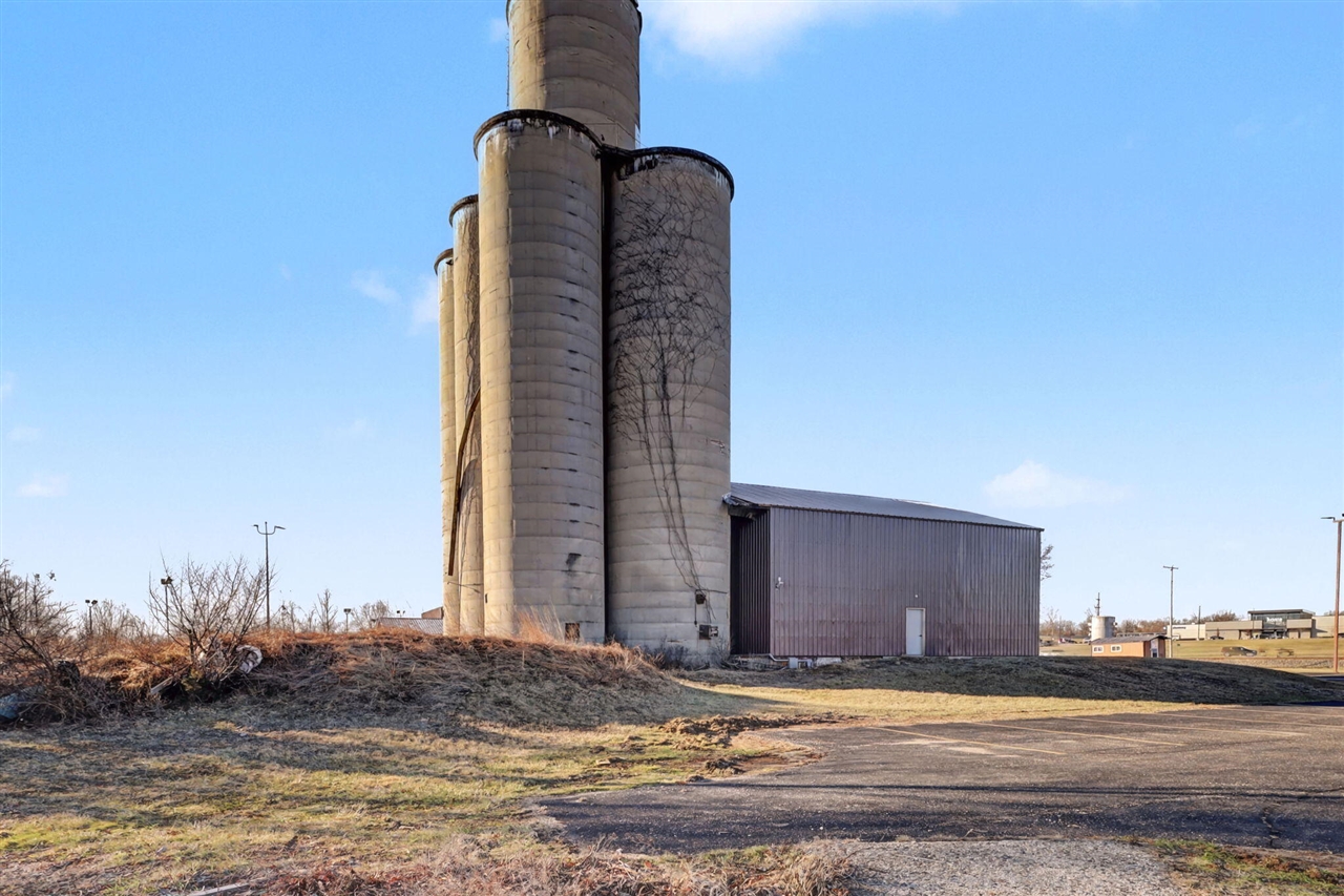 3883 W Carleton Road, Hillsdale, MI, 49242-5051