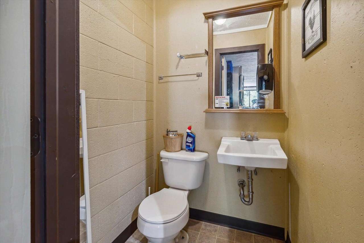 6372 E 36th Street, White Cloud, MI, 49349-9513