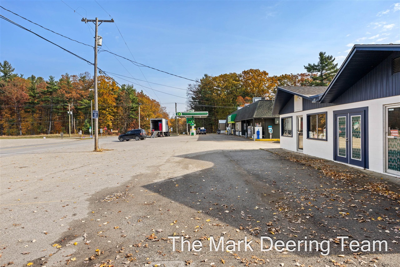 6372 E 36th Street, White Cloud, MI, 49349-9513