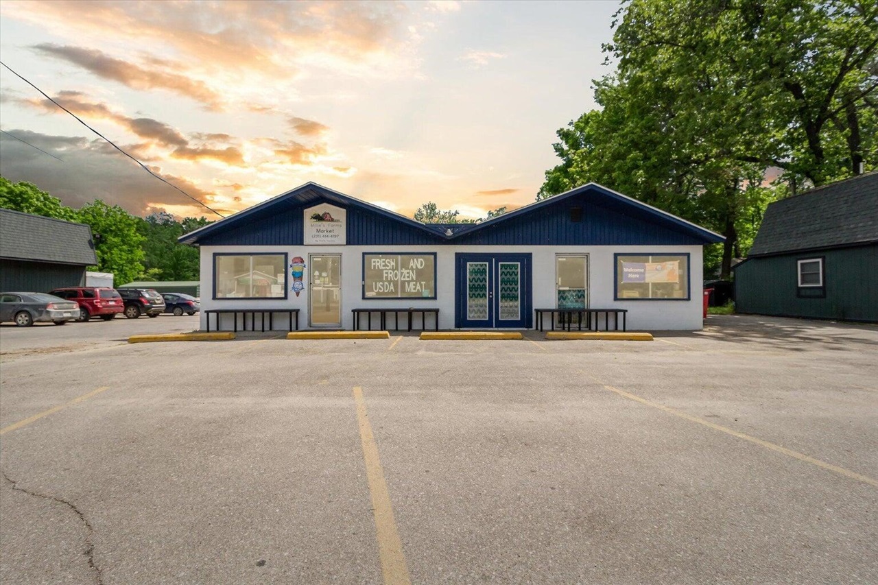 6372 E 36th Street, White Cloud, MI, 49349-9513