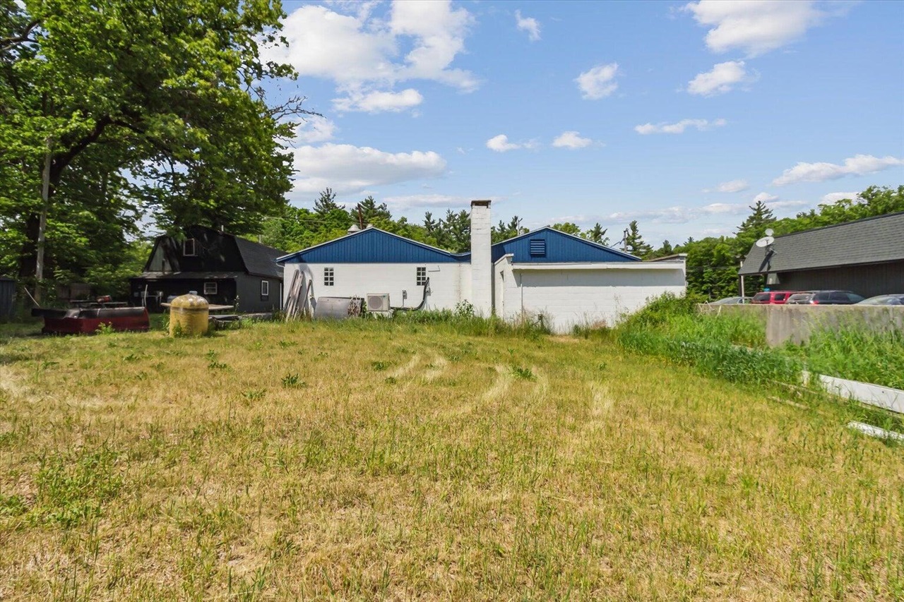 6372 E 36th Street, White Cloud, MI, 49349-9513