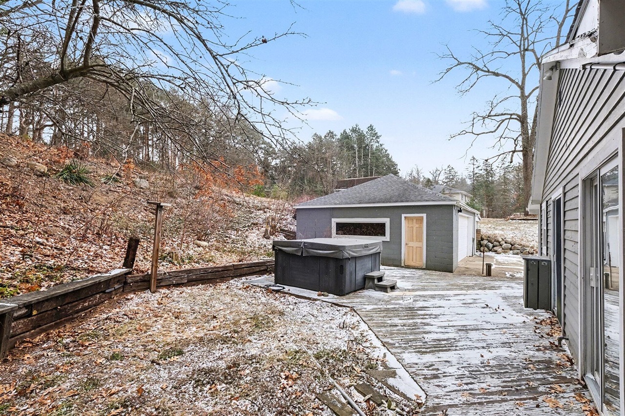 10990 Summit Avenue, Rockford, MI, 49341-9771