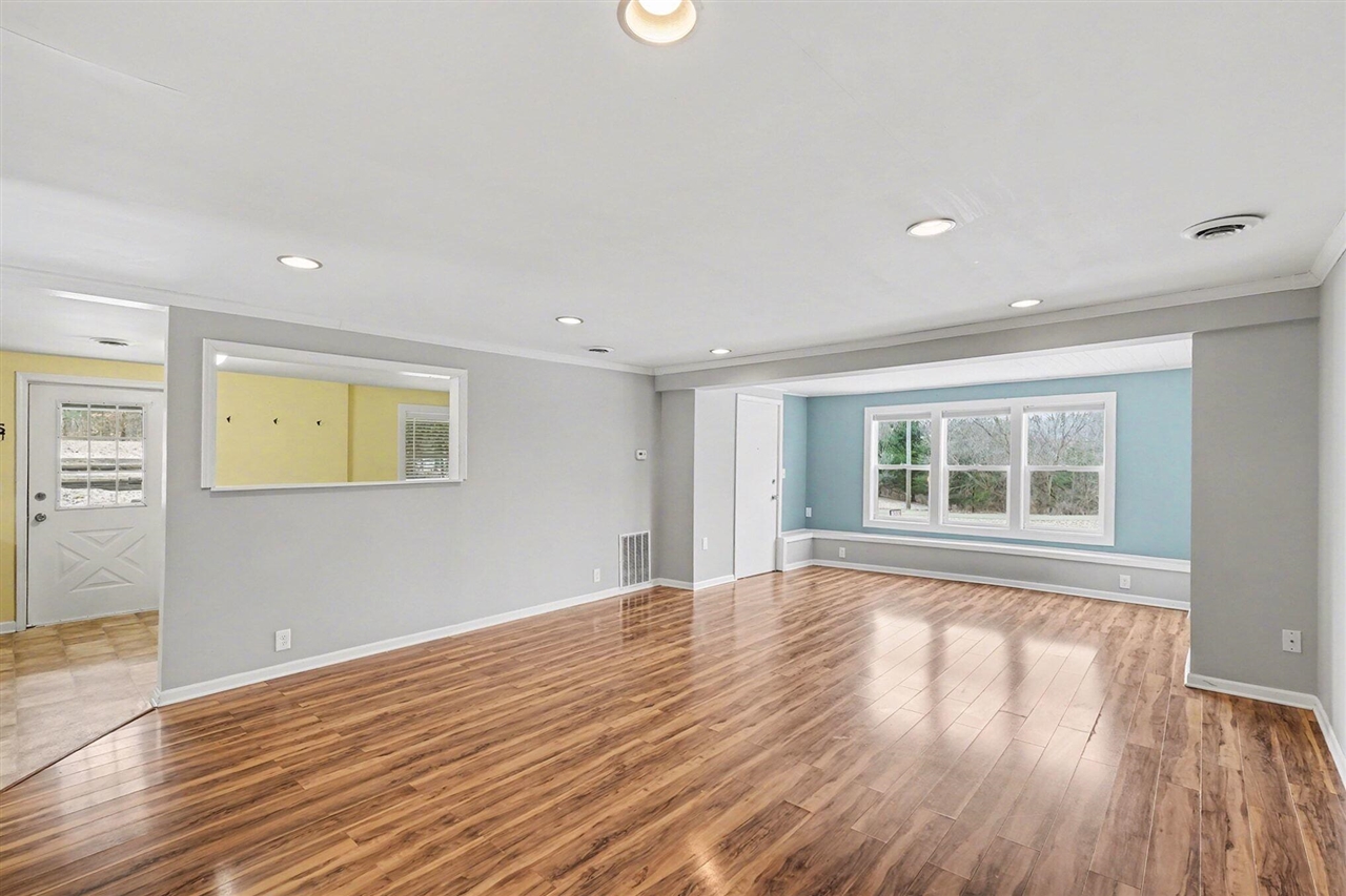 10990 Summit Avenue, Rockford, MI, 49341-9771