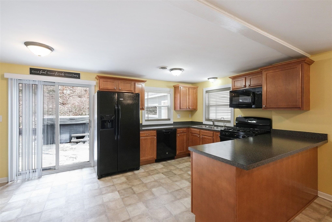 10990 Summit Avenue, Rockford, MI, 49341-9771