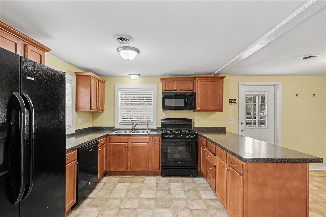 10990 Summit Avenue, Rockford, MI, 49341-9771