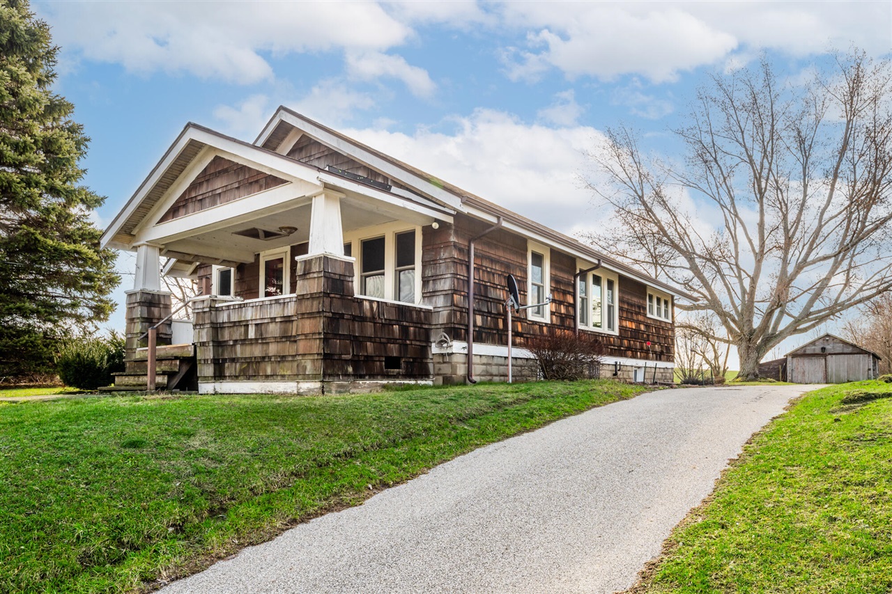 Homes for sale in Buchanan, MI | 1294 W Glendora Rd, Buchanan, MI 49107 | MLS# 70519789