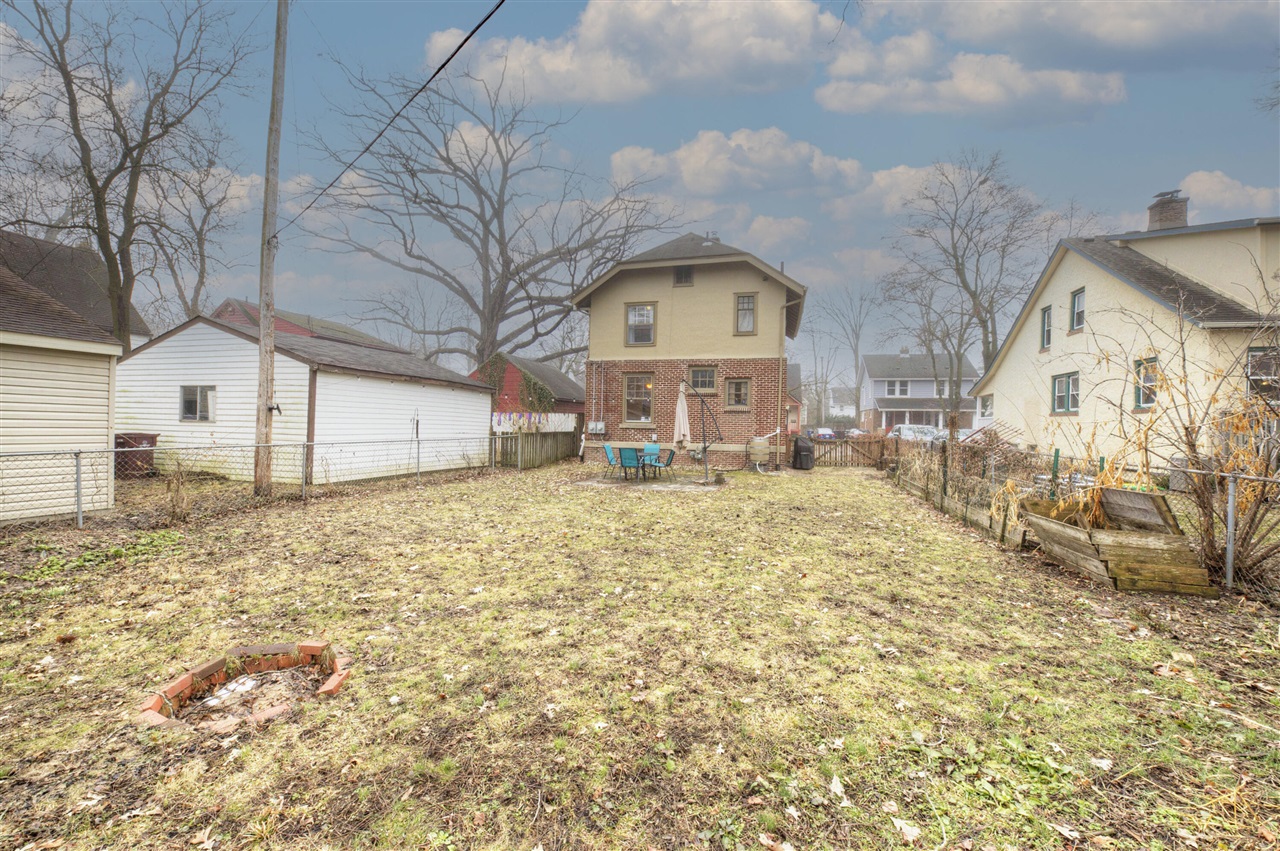 809 Sycamore Place, Ann Arbor, MI, 48104-4303