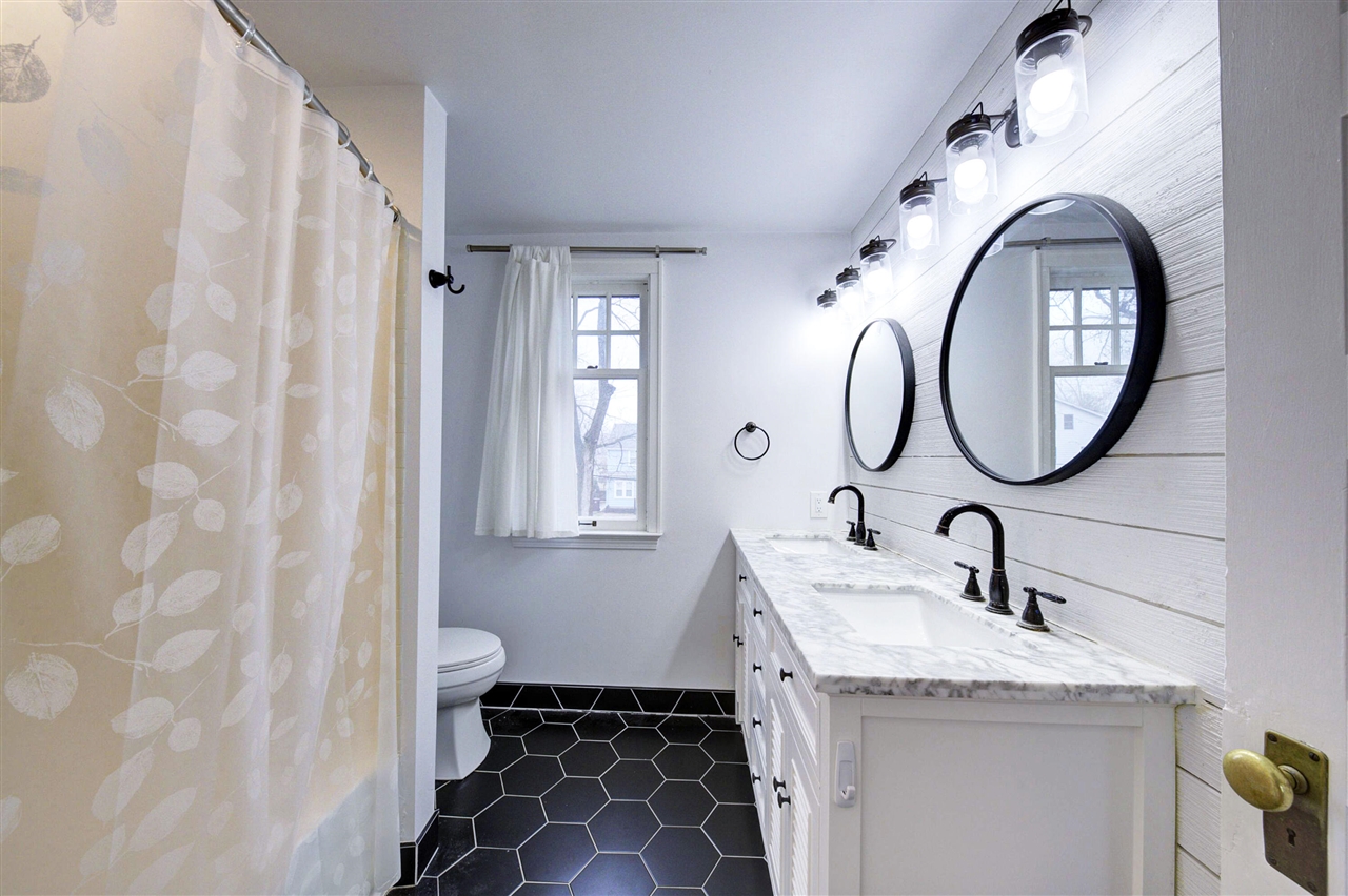 809 Sycamore Place, Ann Arbor, MI, 48104-4303