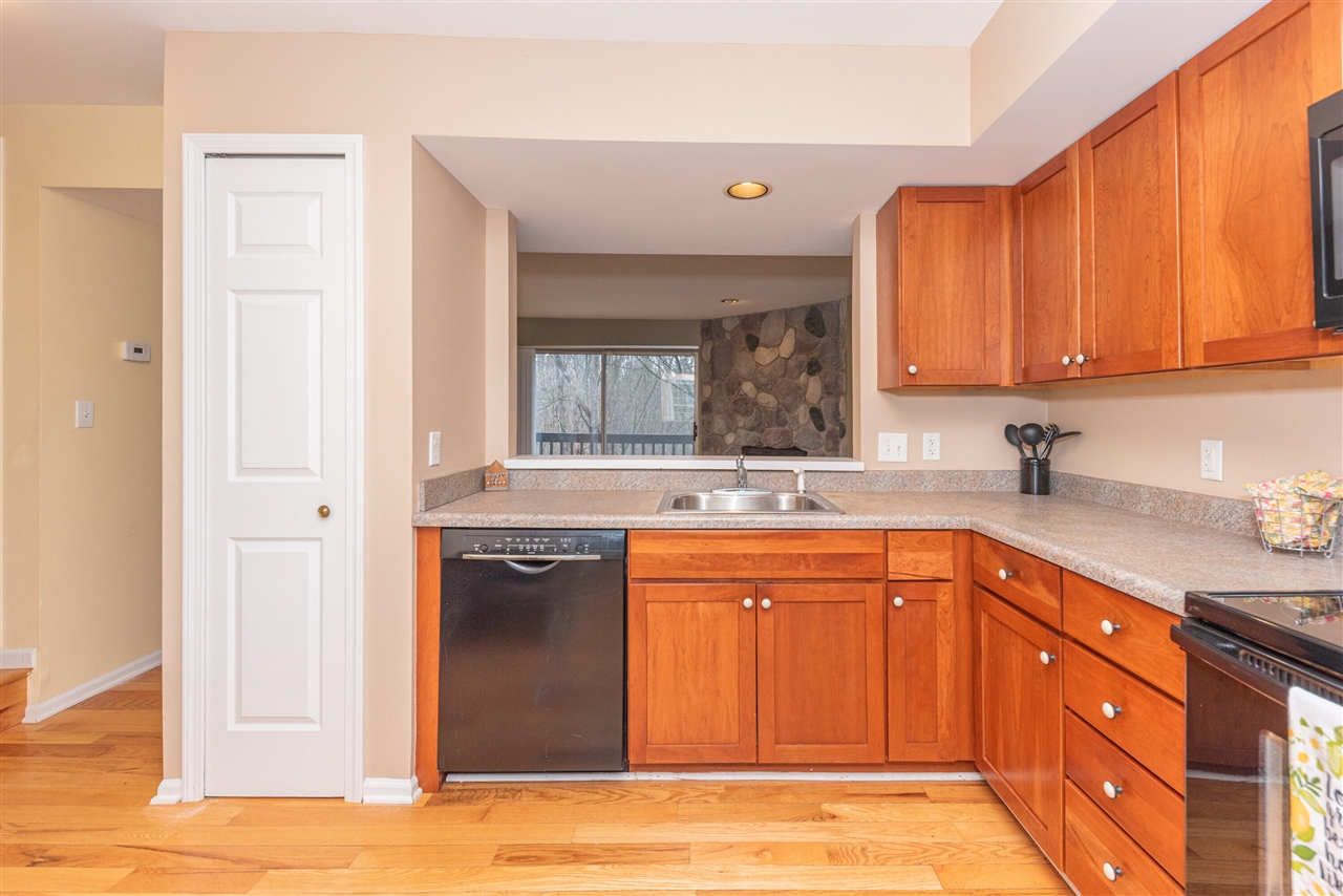 278 Lyn Anne Court UNIT&nbsp;27, Ann Arbor, MI, 48103-3400