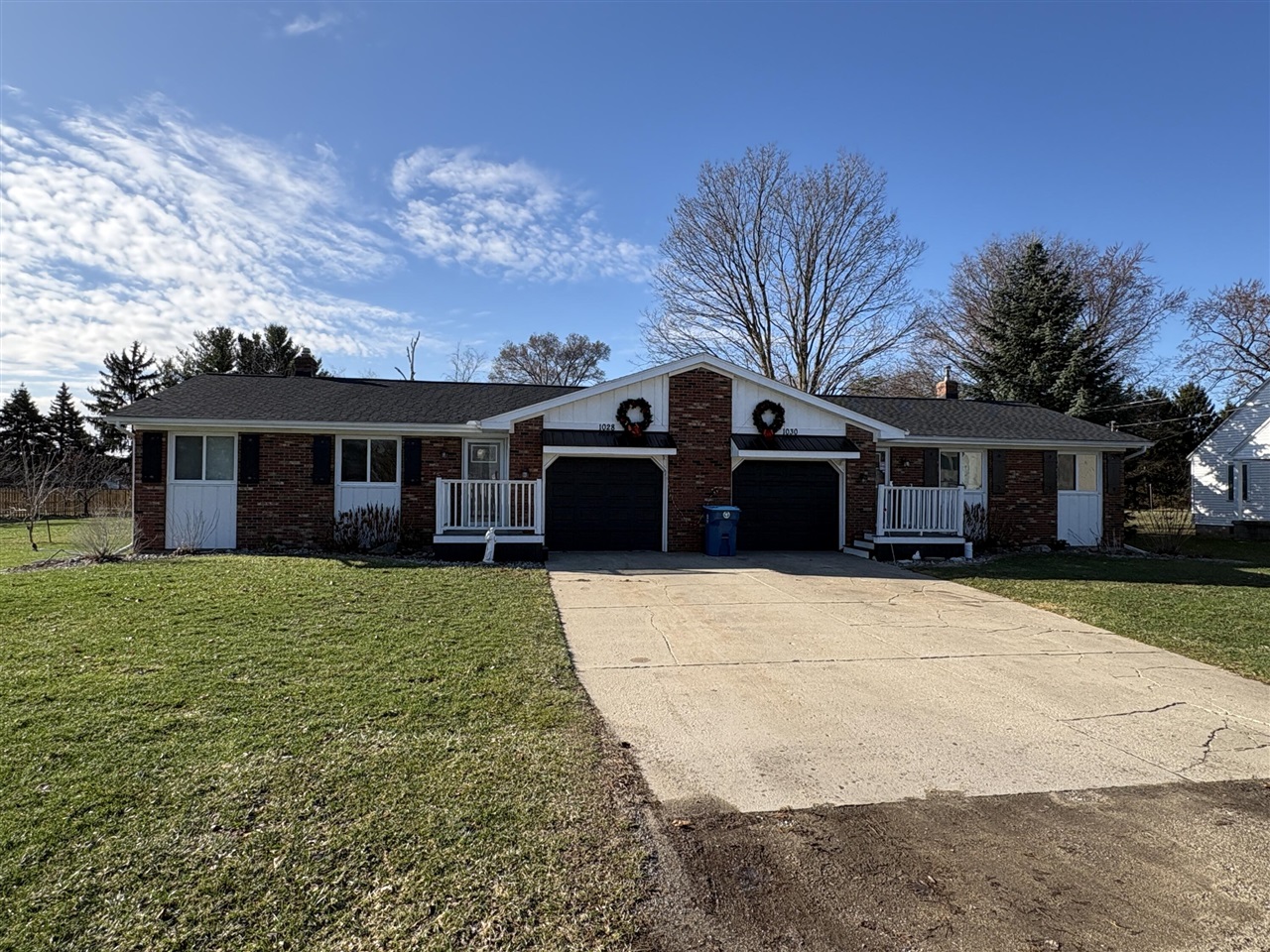 1028 Rosewood Street, Jenison, MI, 49428-9235