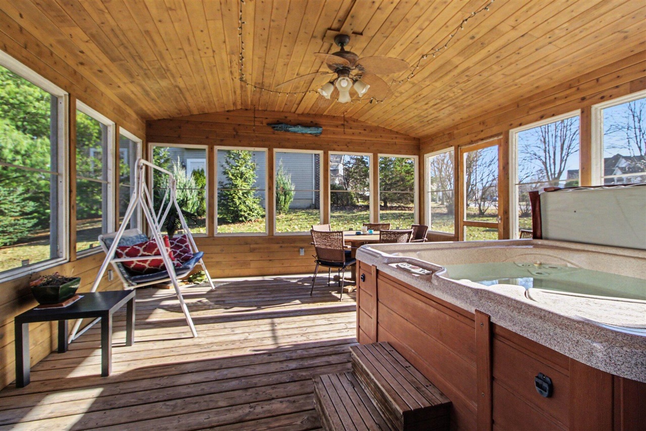 600 Bannock Court, Saline, MI, 48176-1476