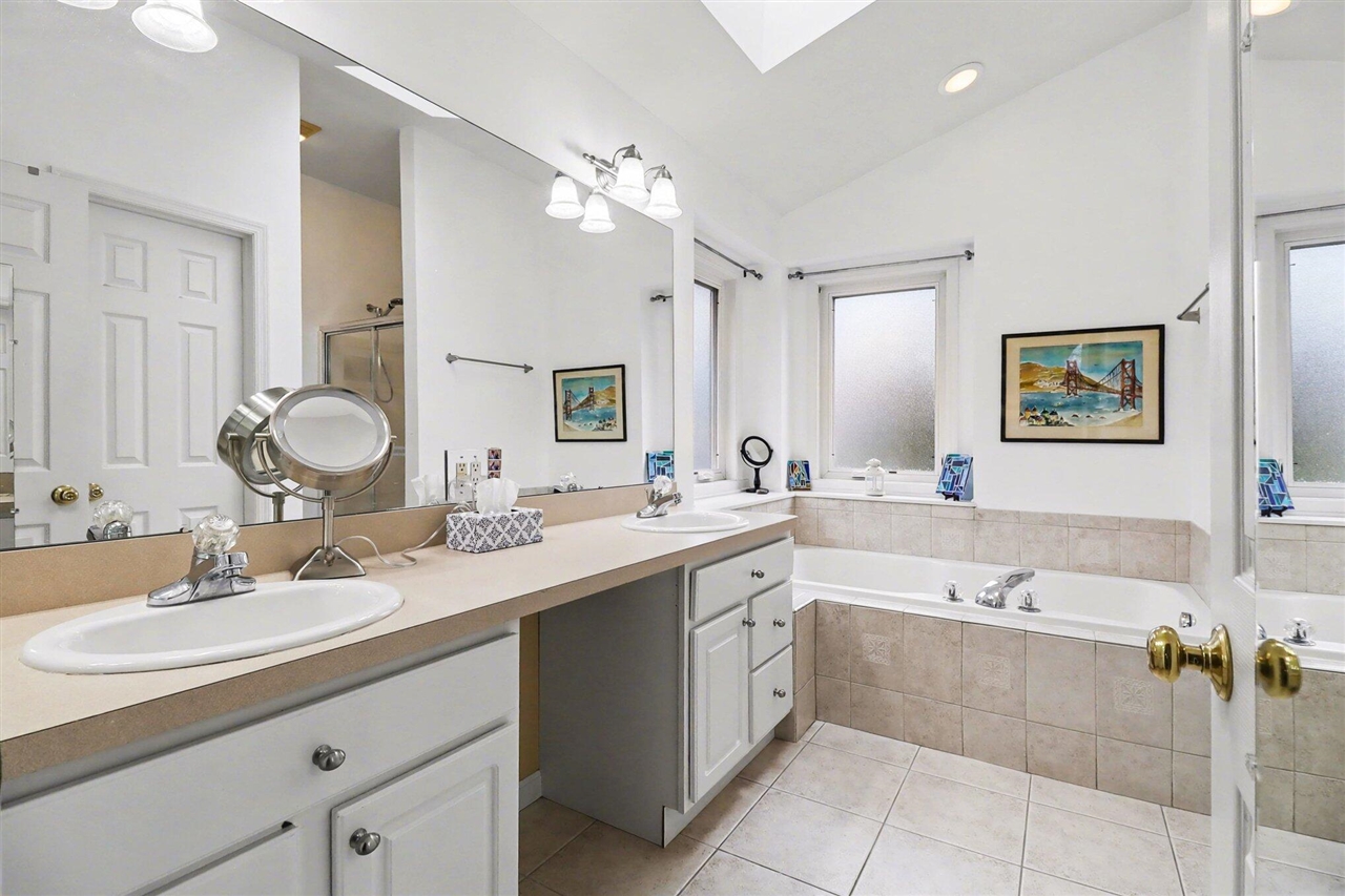 600 Bannock Court, Saline, MI, 48176-1476