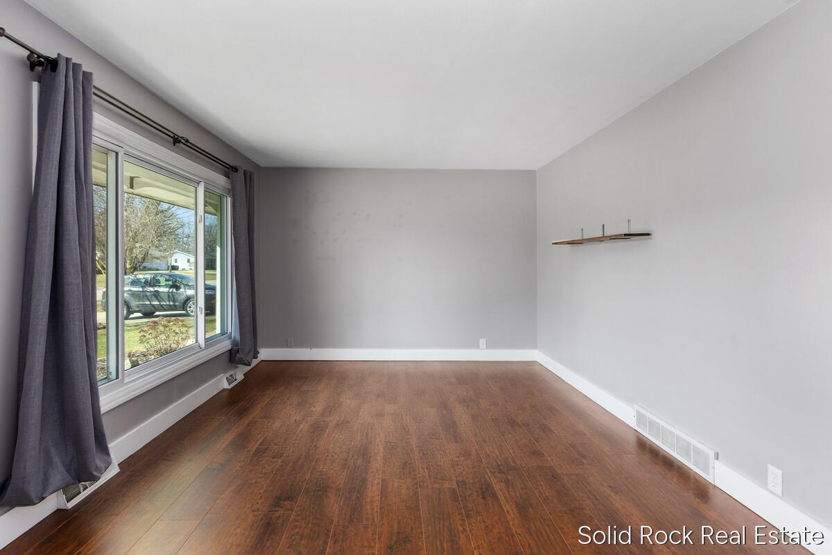 Homes for sale in Allendale, MI | 5817 Country View Dr, Allendale, MI 49401 | MLS# 70519828