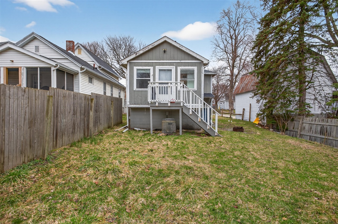 609 Webb Street, Jackson, MI, 49202-3278