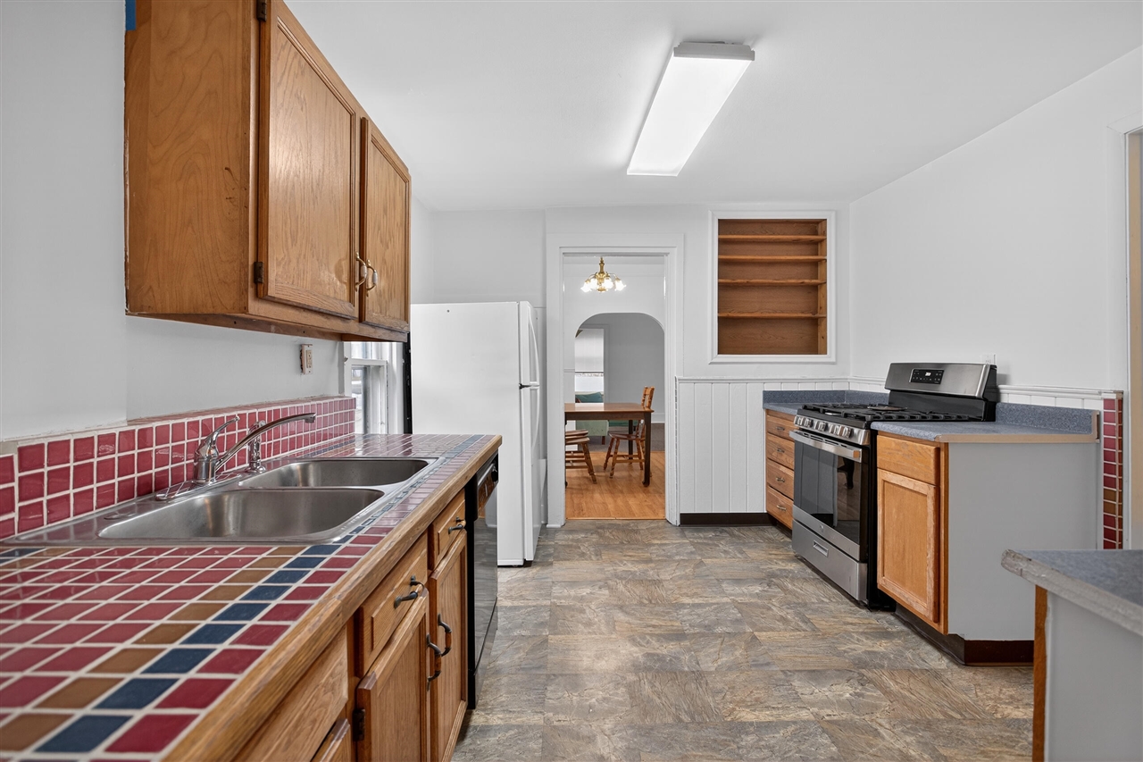 609 Webb Street, Jackson, MI, 49202-3278