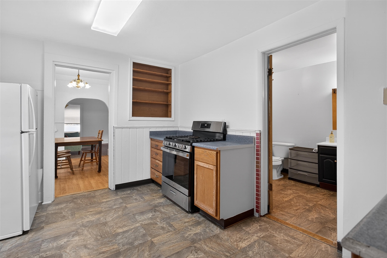 609 Webb Street, Jackson, MI, 49202-3278