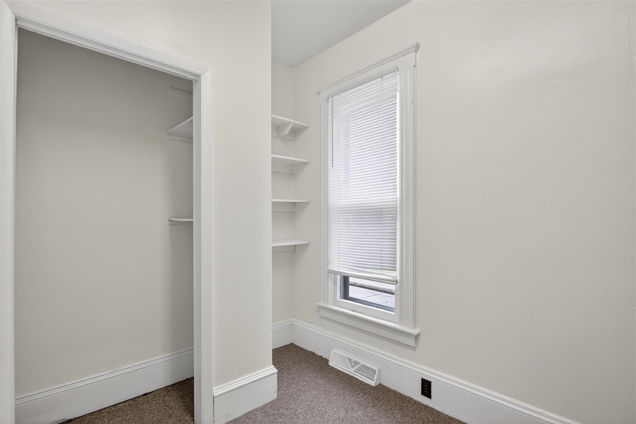 609 Webb Street, Jackson, MI, 49202-3278