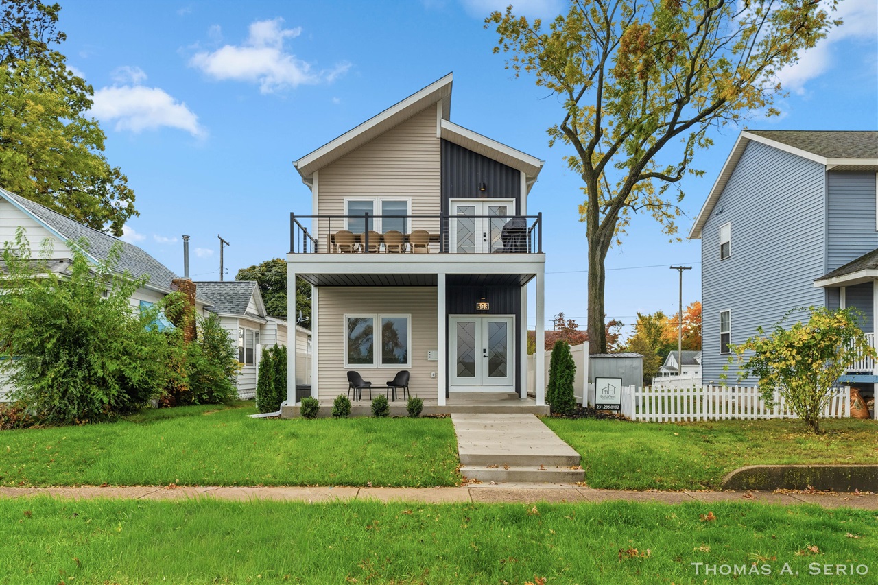 593 W Webster Avenue, Muskegon, MI, 49440-1053