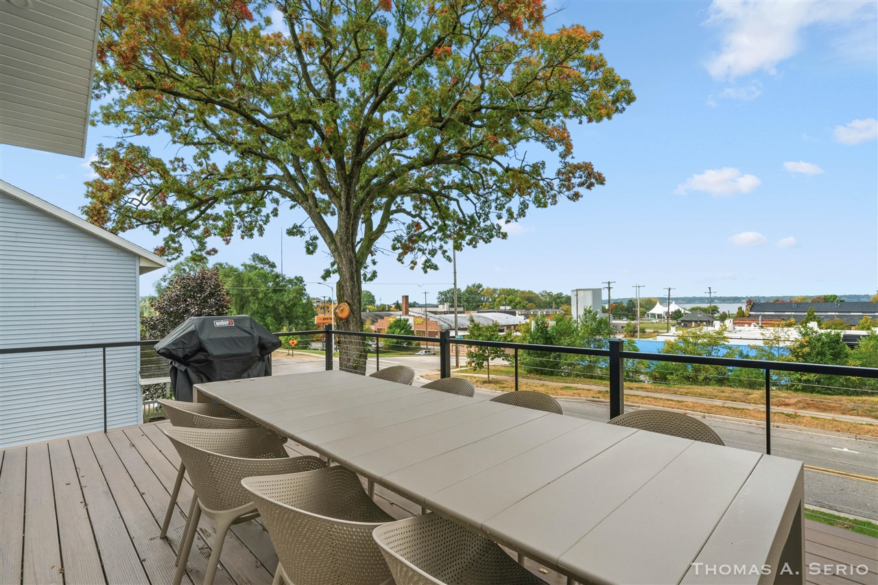 593 W Webster Avenue, Muskegon, MI, 49440-1053