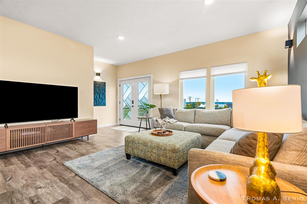 593 W Webster Avenue, Muskegon, MI, 49440-1053