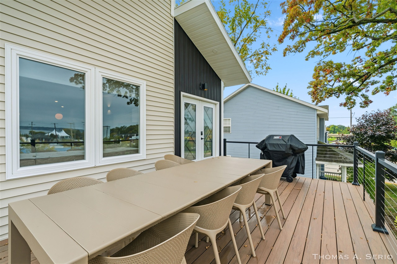 593 W Webster Avenue, Muskegon, MI, 49440-1053