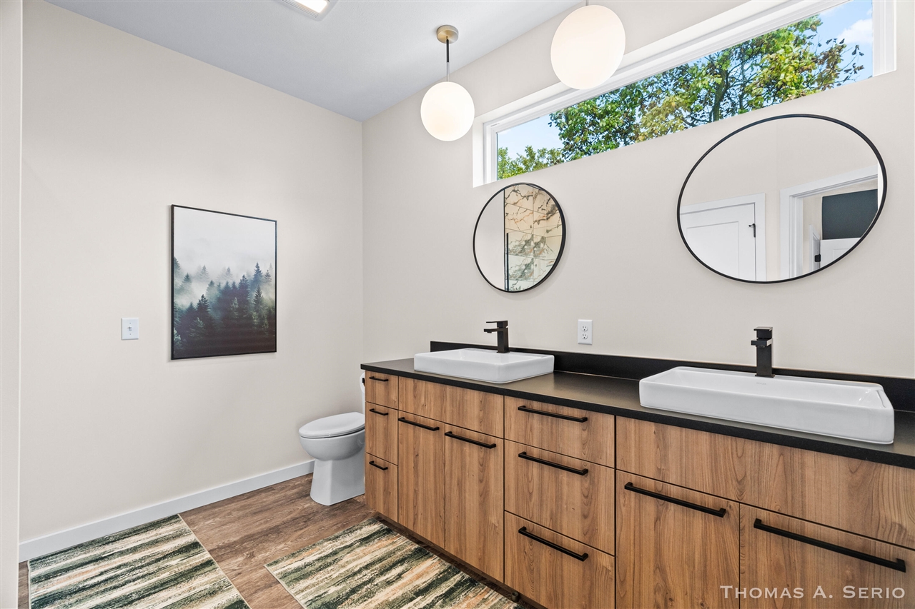 593 W Webster Avenue, Muskegon, MI, 49440-1053