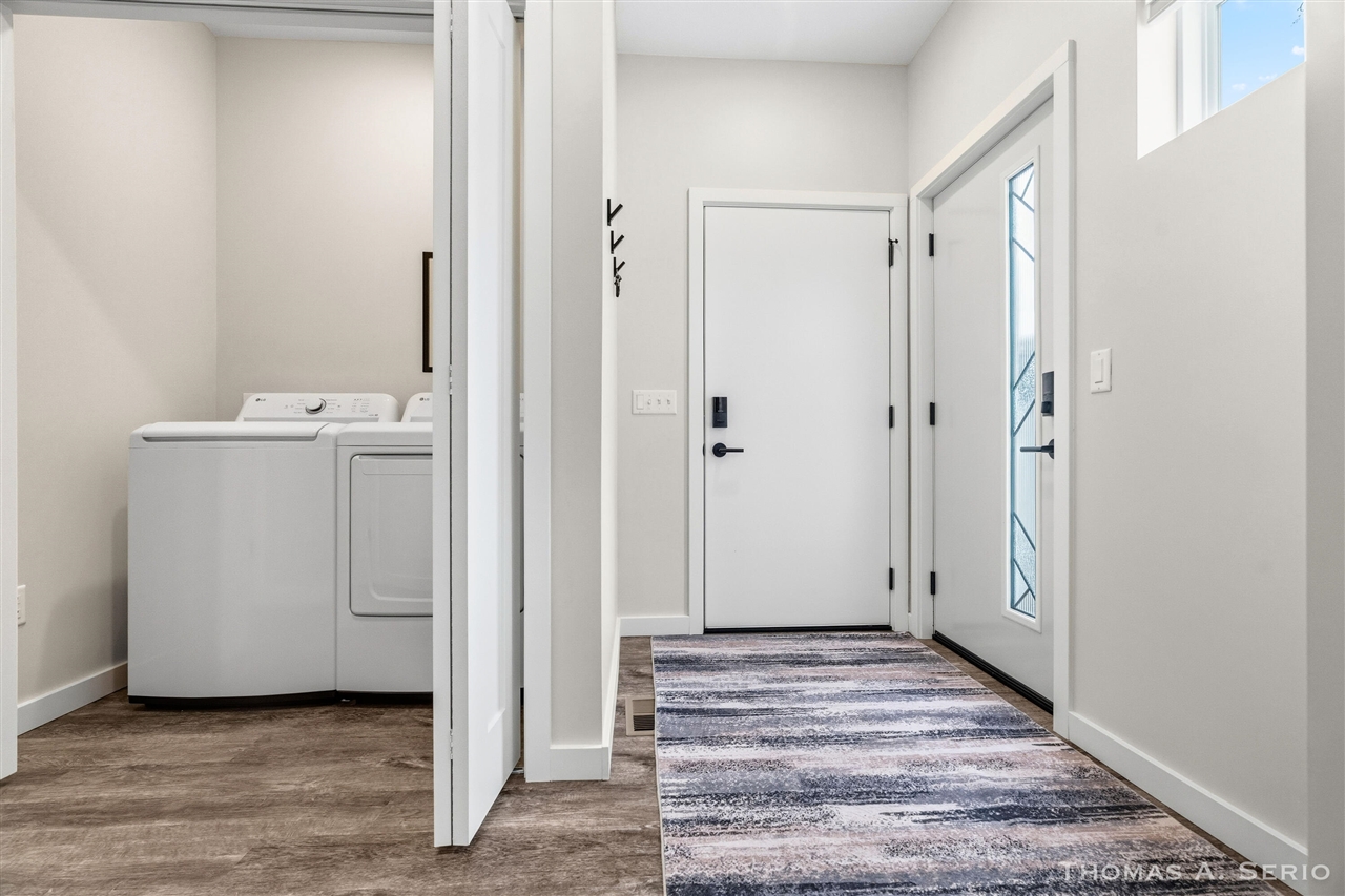 593 W Webster Avenue, Muskegon, MI, 49440-1053