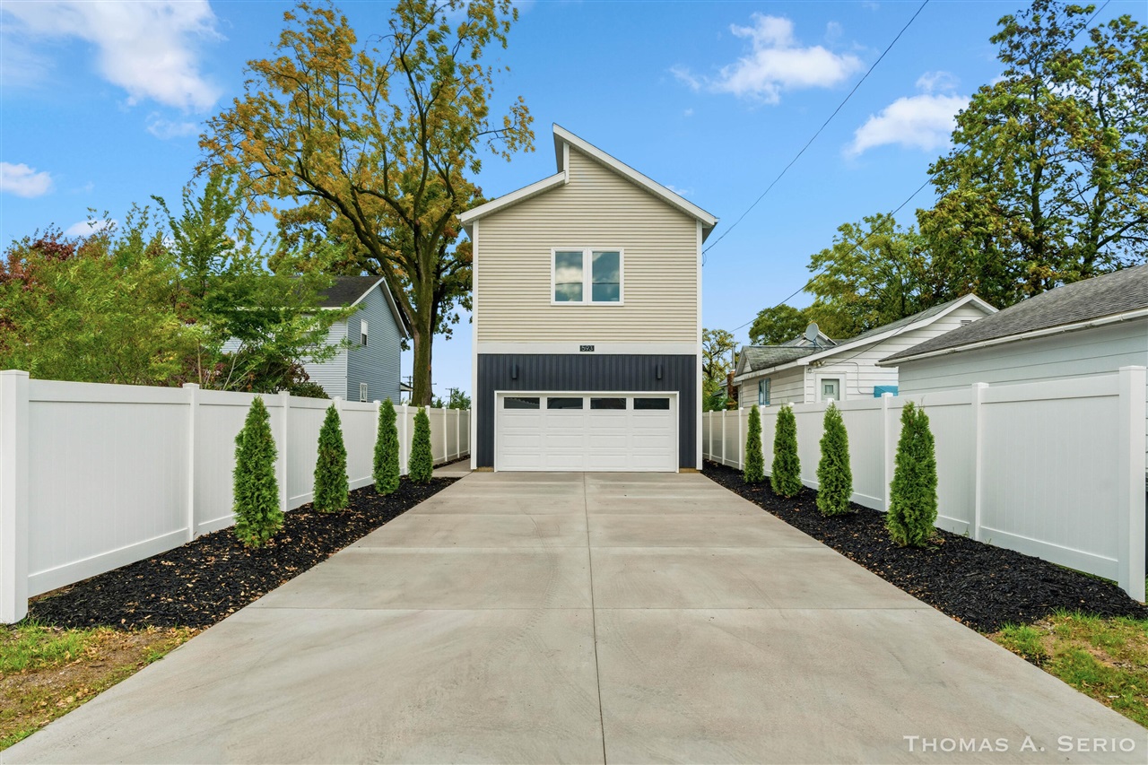 593 W Webster Avenue, Muskegon, MI, 49440-1053