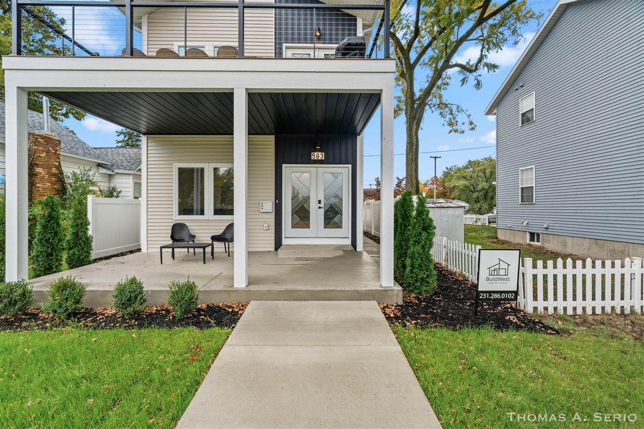 593 W Webster Avenue, Muskegon, MI, 49440-1053