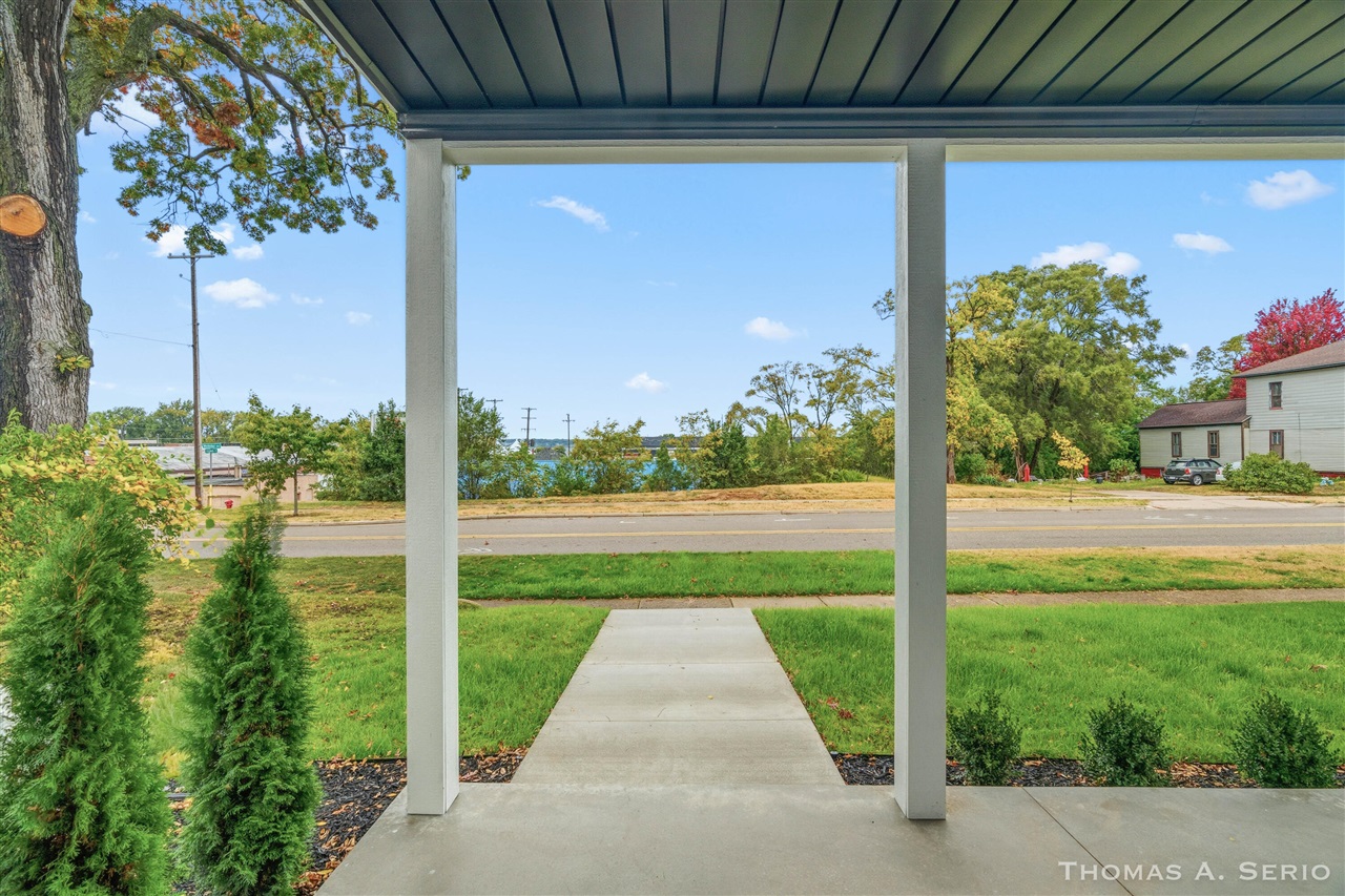 593 W Webster Avenue, Muskegon, MI, 49440-1053