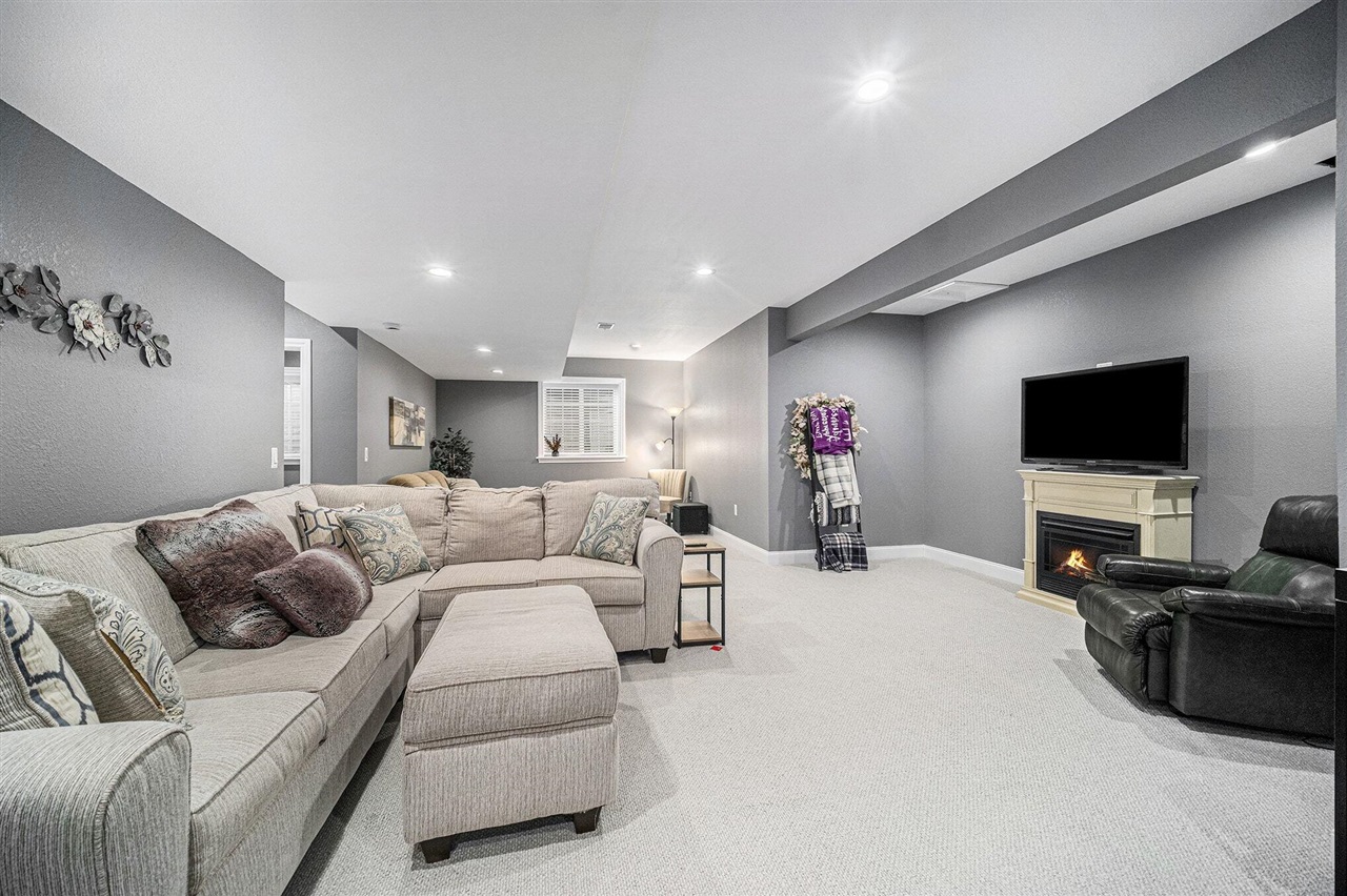 8068 Jack Pine Drive, Ypsilanti, MI, 48197-7509