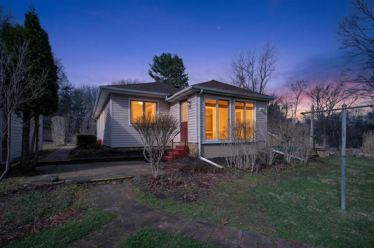 6246 S Brooklyn Road, Jackson, MI, 49201