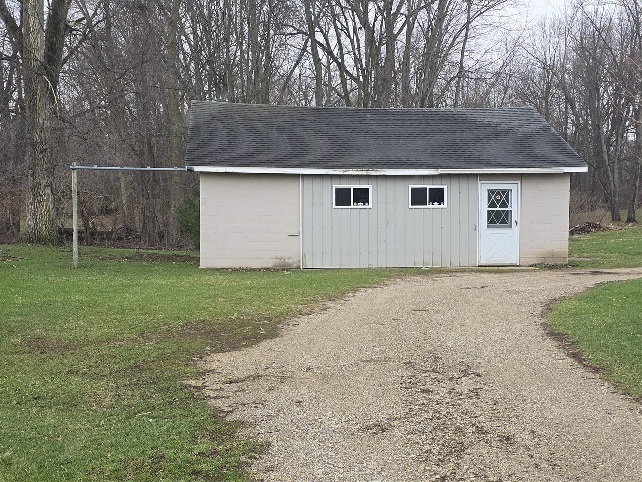 804 E State Street, Colon, MI, 49040-9434