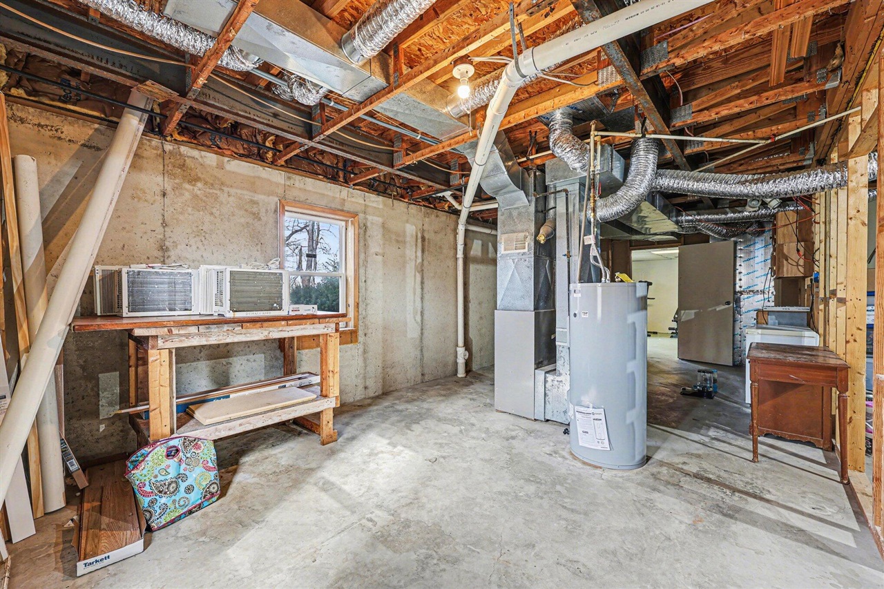 6051 Young Road, Jackson, MI, 49201-7617