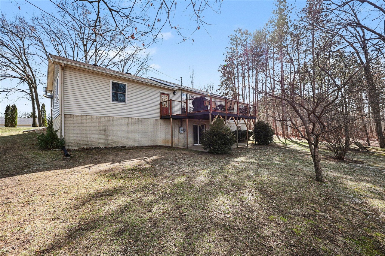 6051 Young Road, Jackson, MI, 49201-7617