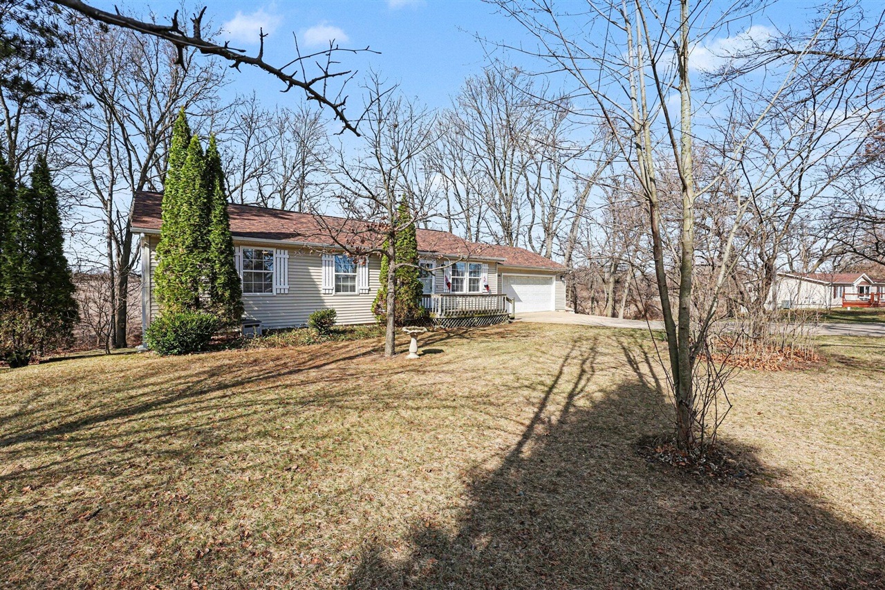 6051 Young Road, Jackson, MI, 49201-7617