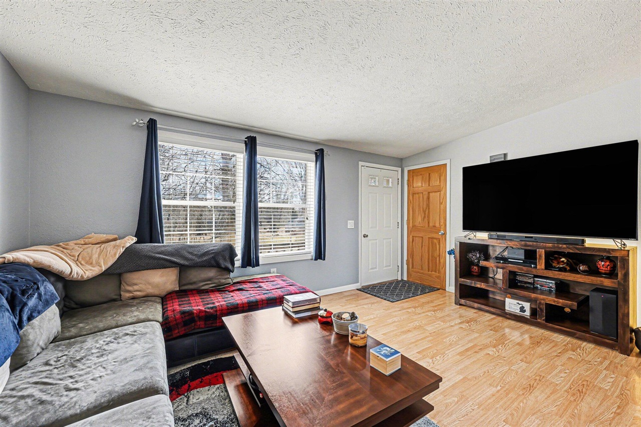 6051 Young Road, Jackson, MI, 49201-7617