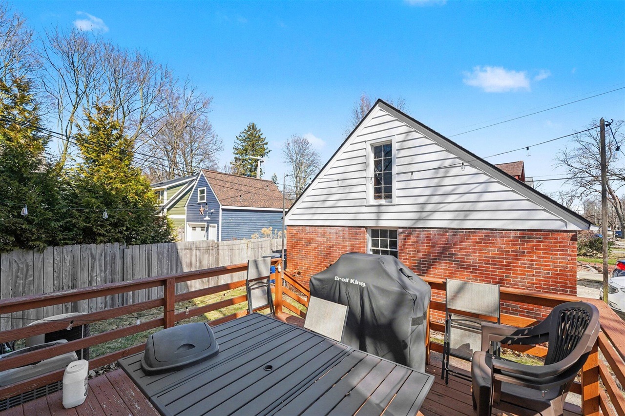 111 S Revena Boulevard, Ann Arbor, MI, 48103-4145